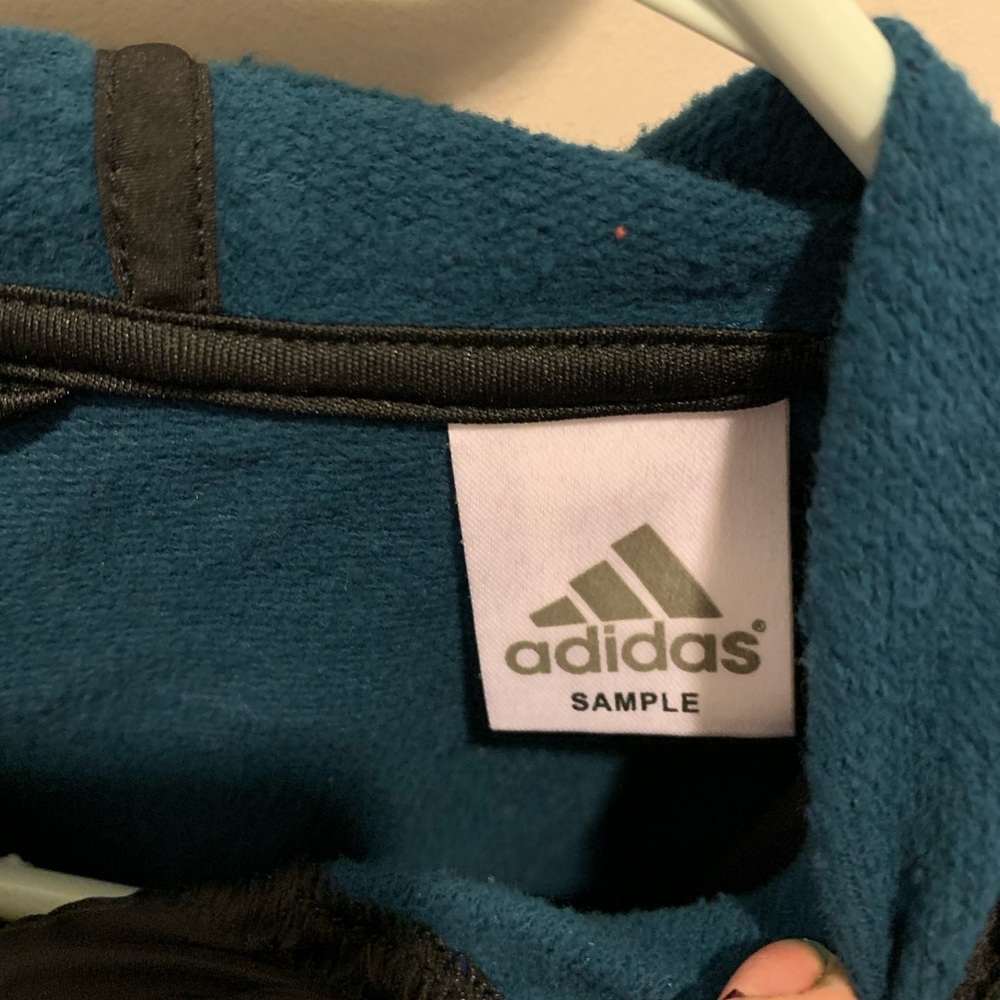 Adidas pull over sample - Picture 2 of 3
